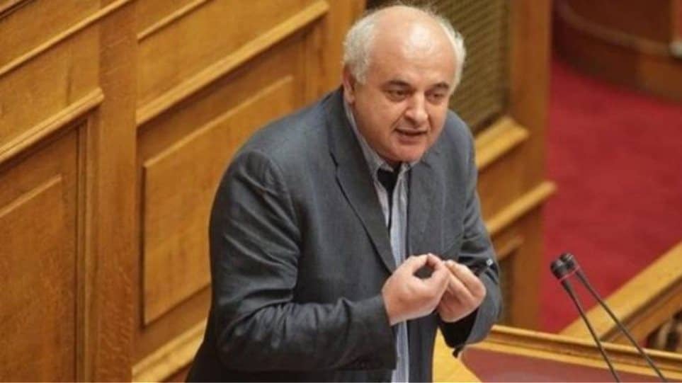 Δεκατρείς μήνες εξακολουθεί να καίει η πυρκαγιά στην περιοχή «Λαγκάδα» του δήμου Αργοστολίου Κεφαλονιάς, με σοβαρούς κινδύνους για τη δημόσια υγεία και το περιβάλλον