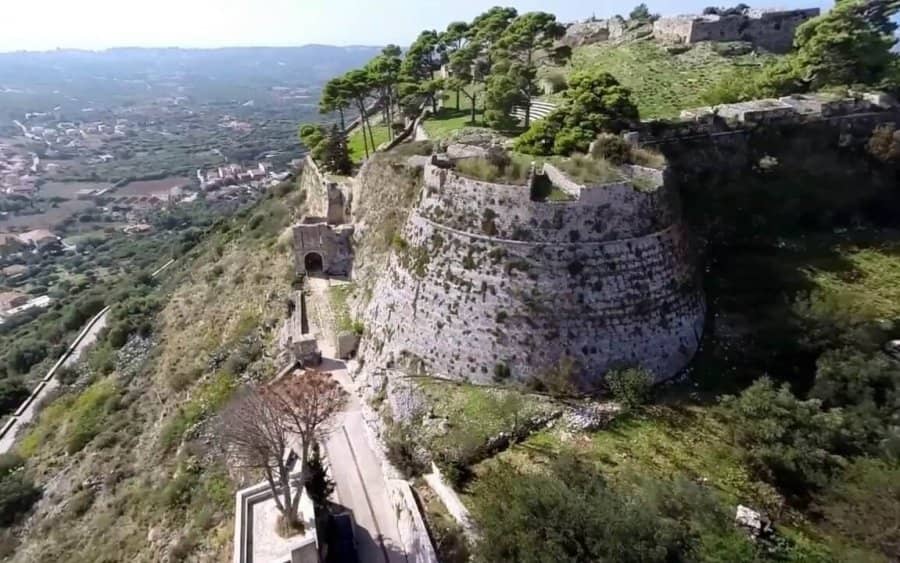 «Του Άη Γιωργιού το Κάστρο» – Ένα μουσικό βιντεοκλίπ αφιερωμένο στην ιστορία, την πίστη και την πολιτιστική κληρονομιά της Κεφαλονιάς